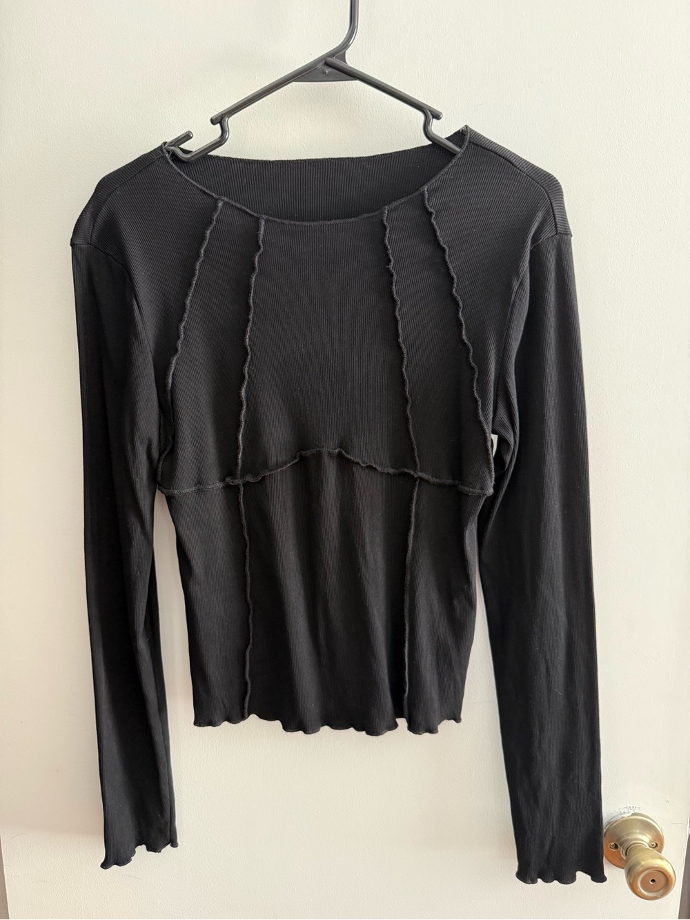 Basic Piping Long Sleeve Top